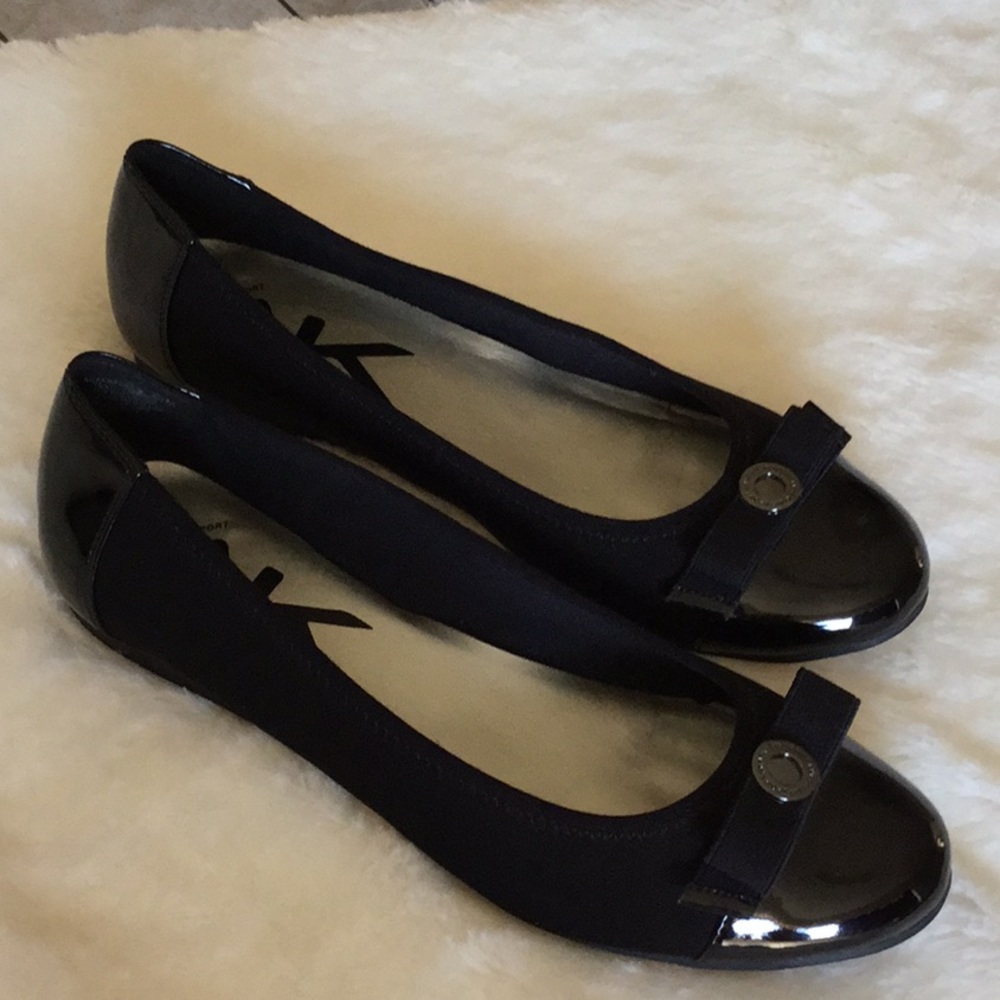 Anne Klein sport flat shoes size 8.5